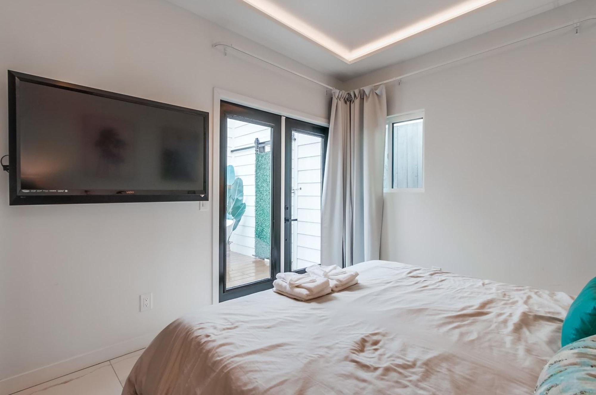 3 Blocks To Ocean Luxury Patio Nightlife Holiday home